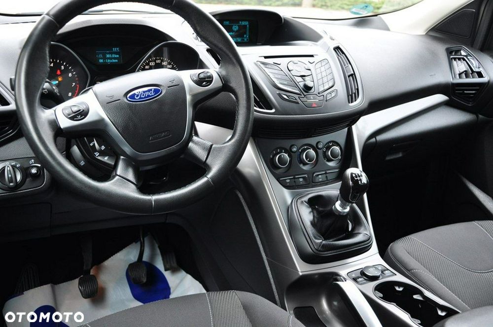 Ford Kuga - 36