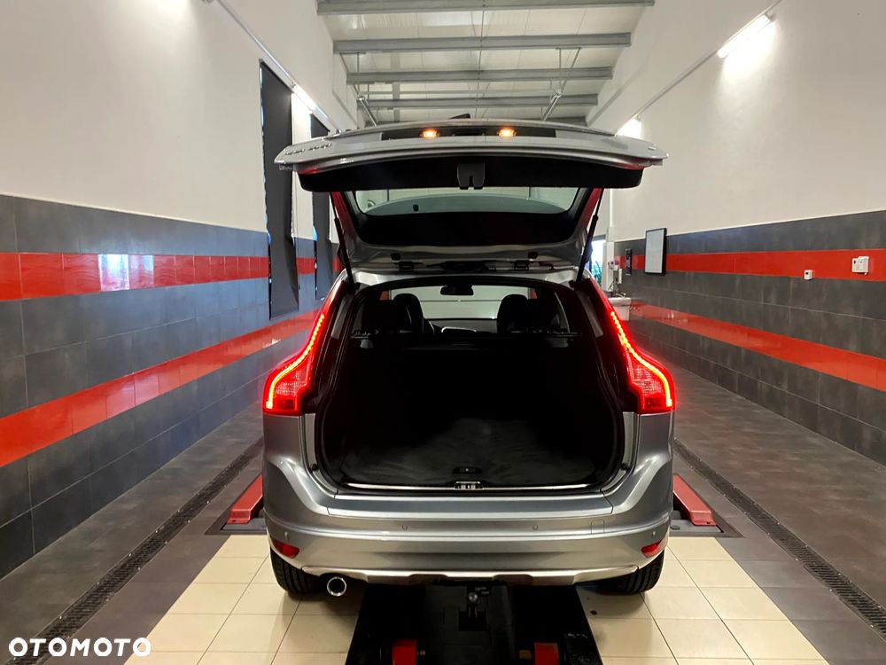 Volvo XC 60 D3 Geartronic Summum - 12