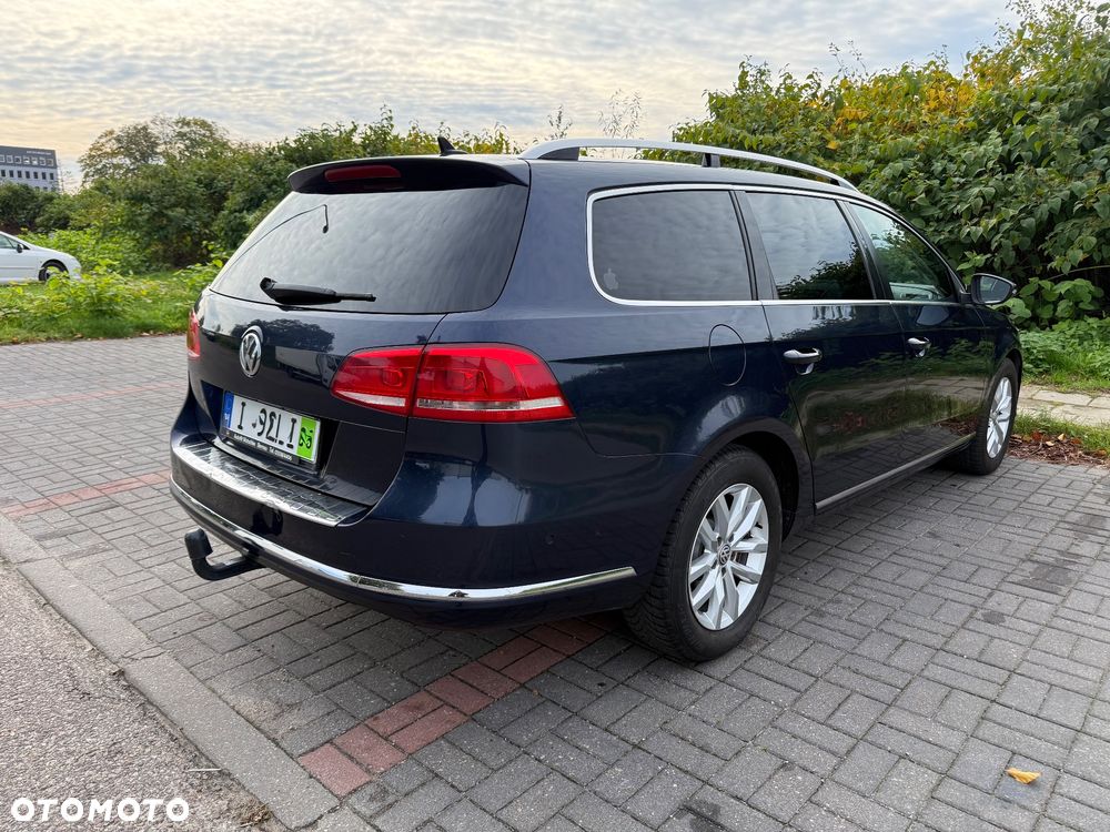 Volkswagen Passat - 4