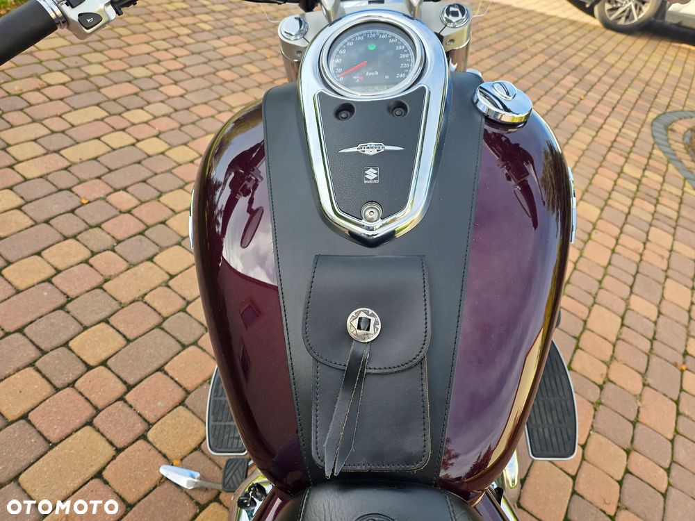 Suzuki Intruder - 17