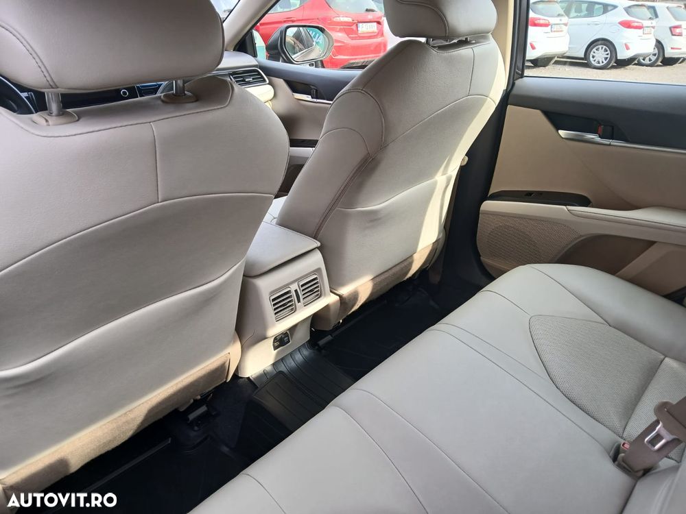 Toyota Camry 2.5 Dynamic - 9