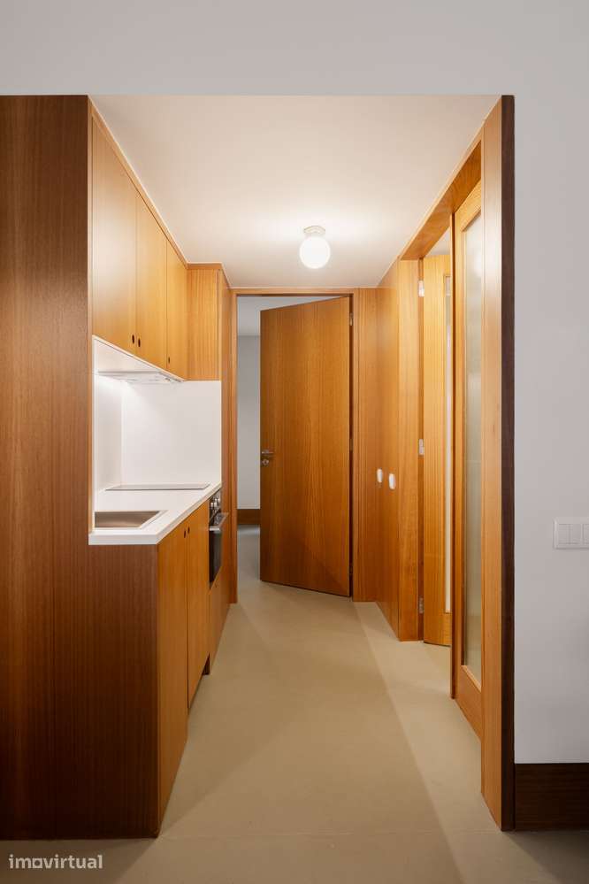 Arrenda-se apartamento Edifício Pharmacia T0 localização privilegiada - Grande imagem: 3/11