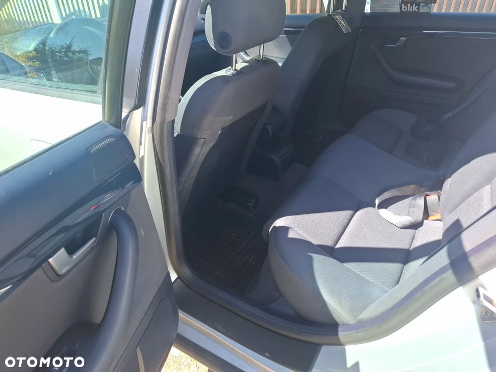 Audi A4 Limousine - 3