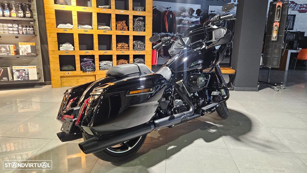 Harley-Davidson Road Glide - 12