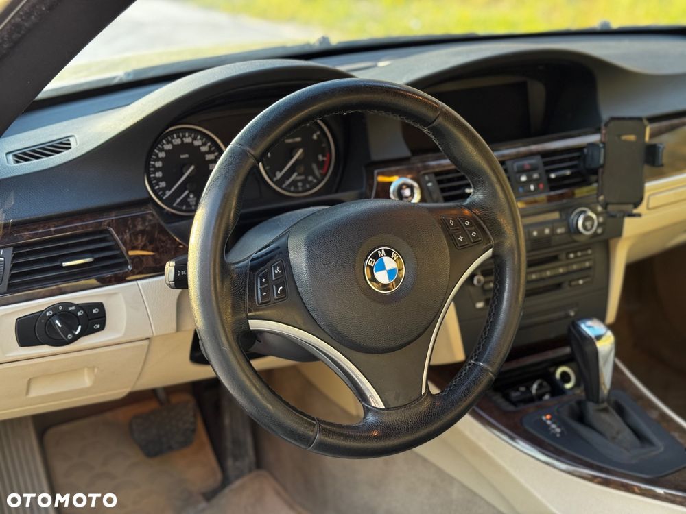 BMW Seria 3 320d - 10