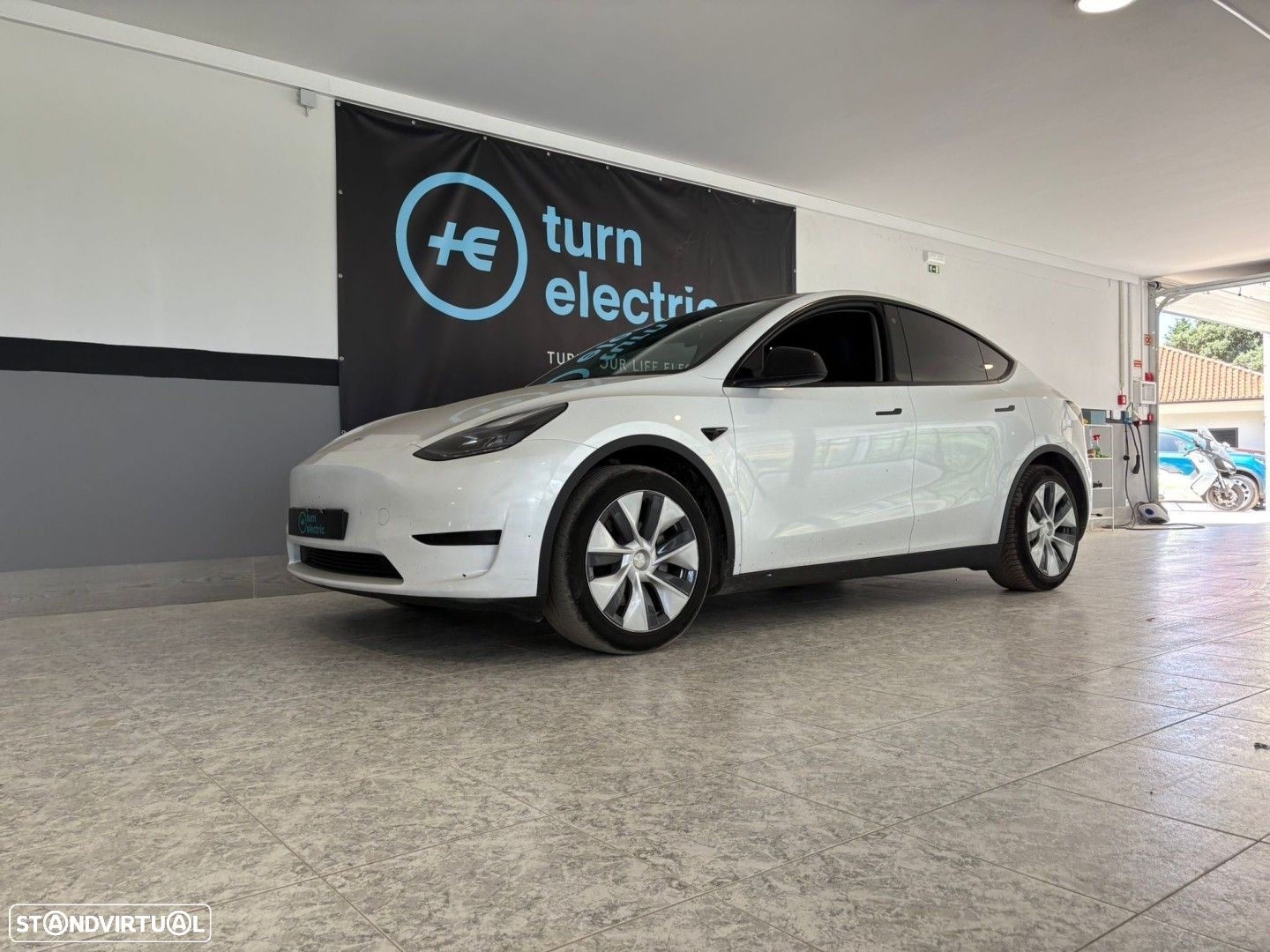 Tesla Model Y Tração Traseira - 2