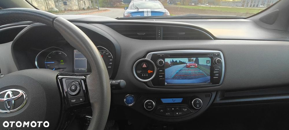 Toyota Yaris 1.5 Dynamic CVT - 17