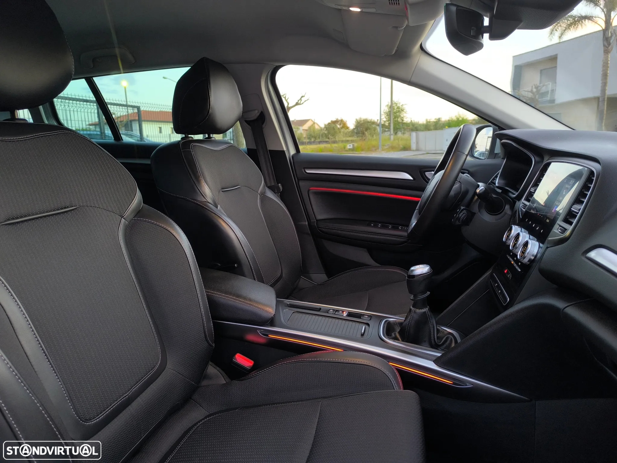 Renault Mégane Sport Tourer 1.5 Blue dCi Intens - 25
