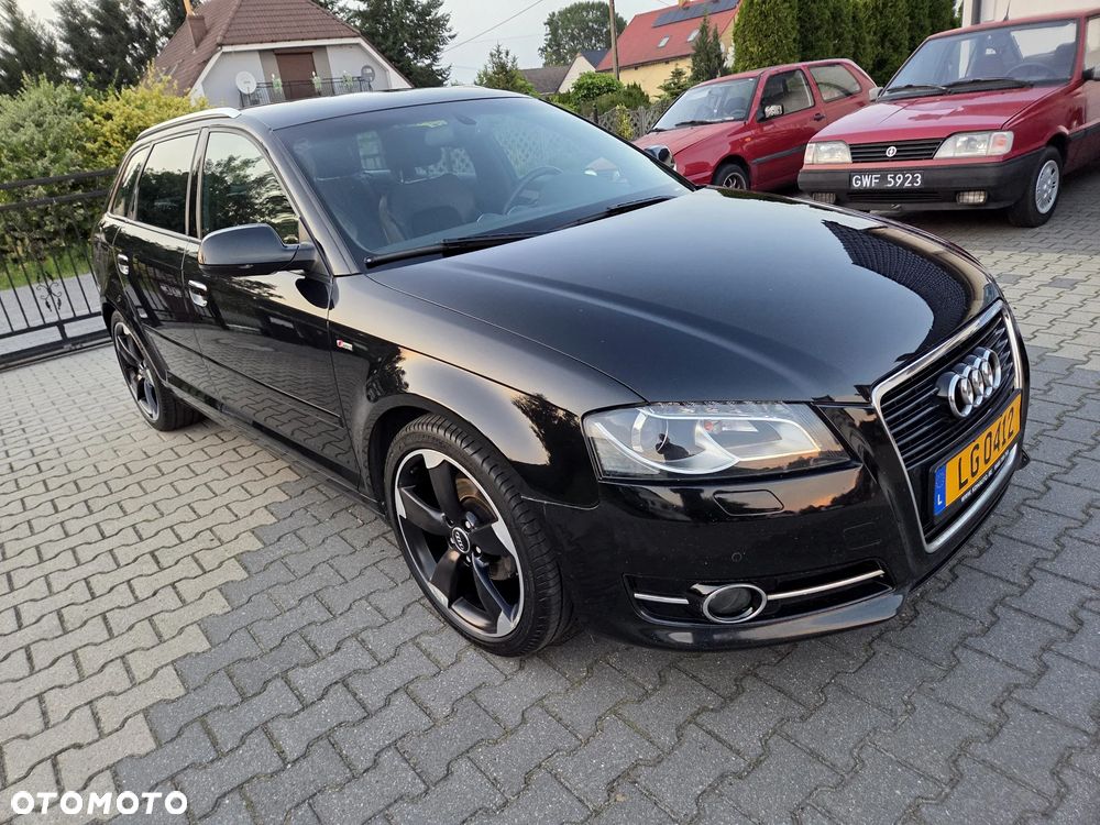 Audi A3 Sportback 1.6 TDI DPF S tronic S line Sportpaket - 2