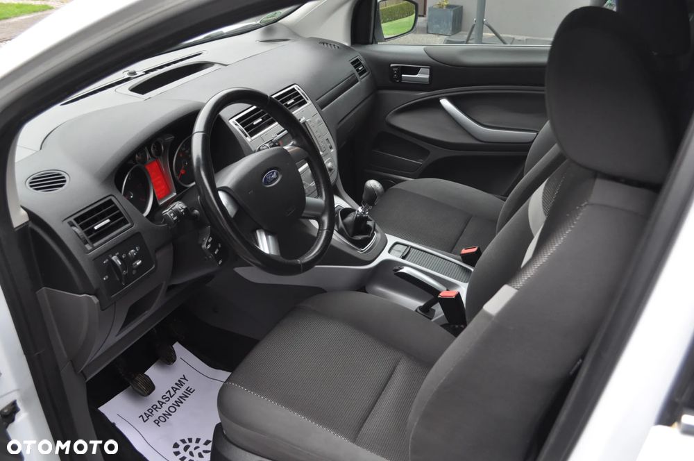 Ford Kuga 2.0 TDCi 2x4 Titanium - 20