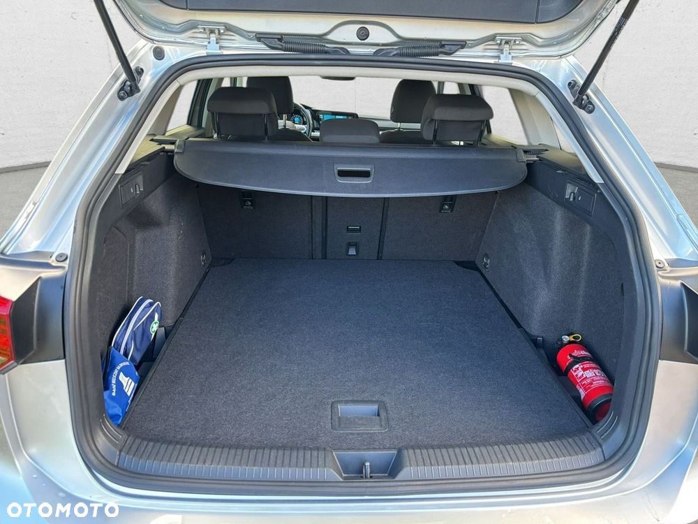 Volkswagen Golf - 22