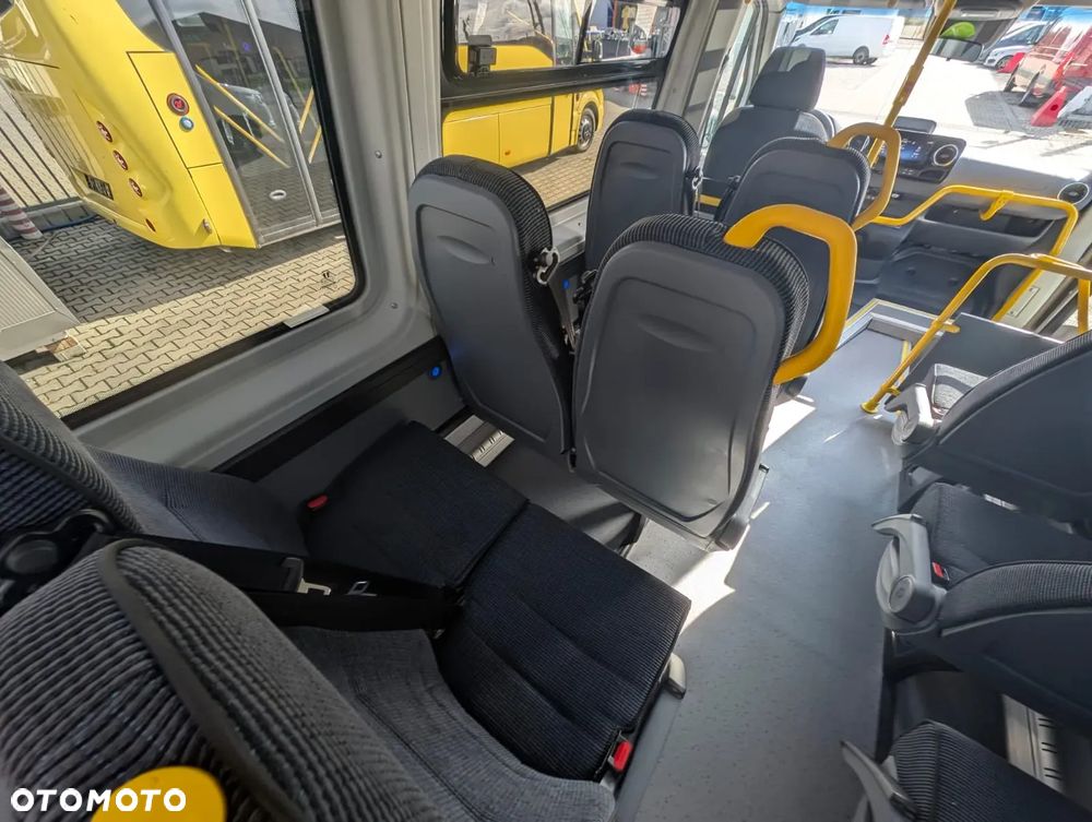 Mercedes-Benz Sprinter 517 - 20