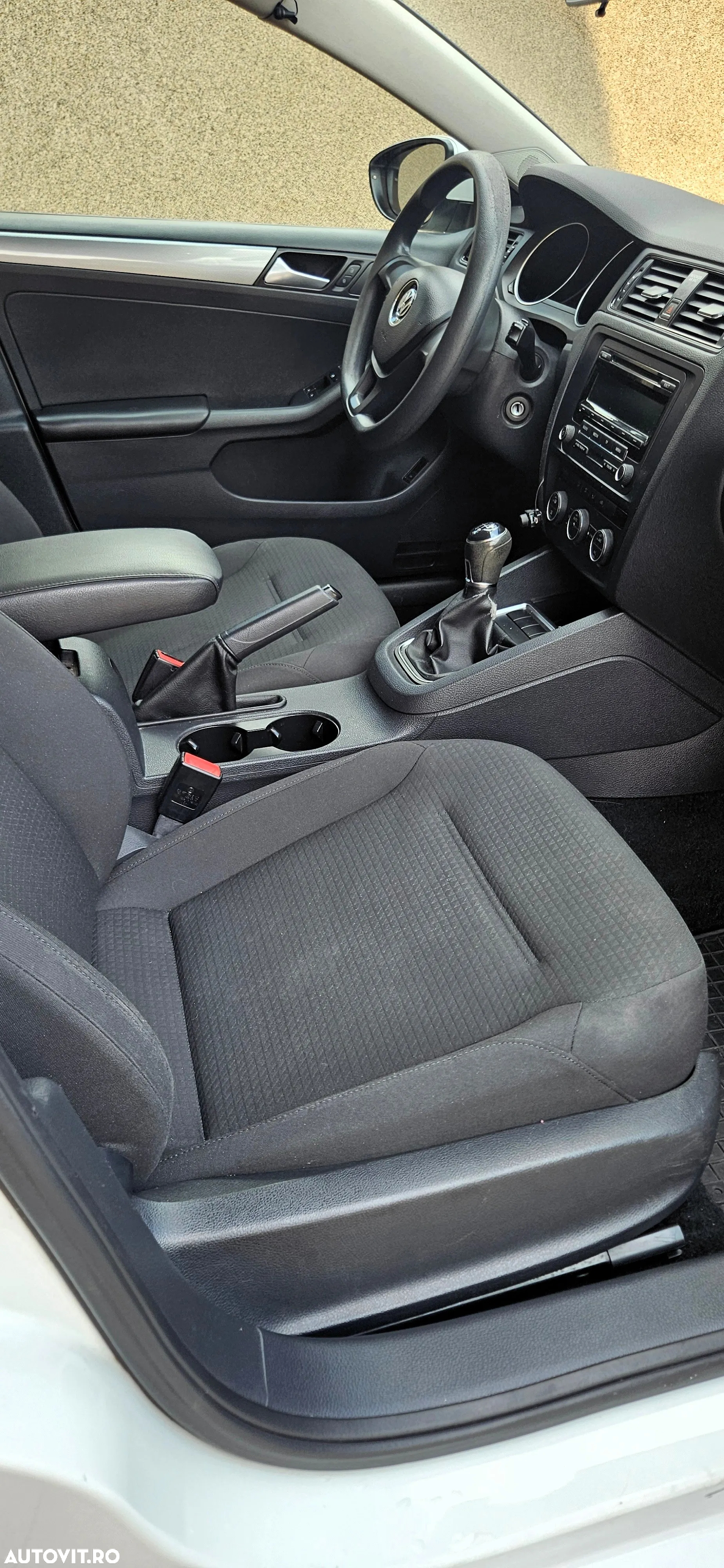 Volkswagen Jetta - 16