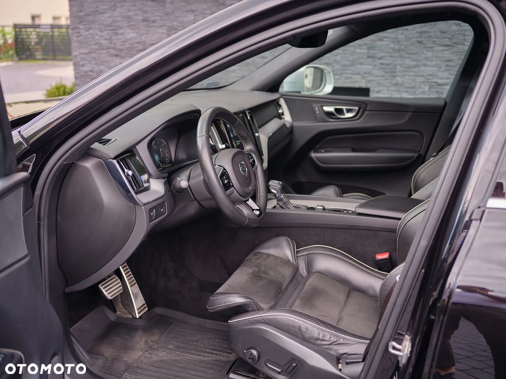 Volvo XC 60 D4 AWD R-Design - 30