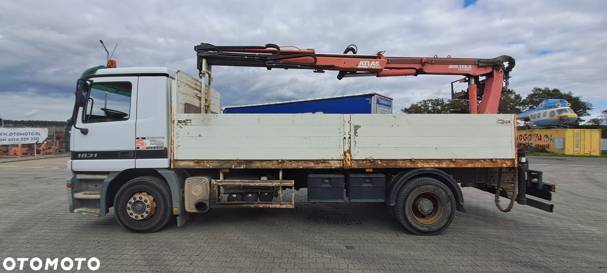Mercedes-Benz Pojazd ciężarowy Mercedes Benz 1831 zabudowa skrzynia + HDS - 13