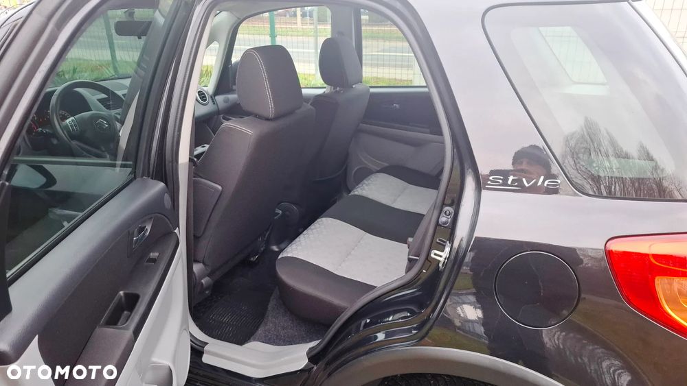 Suzuki SX4 1.6 VVT 4x2 Style - 11