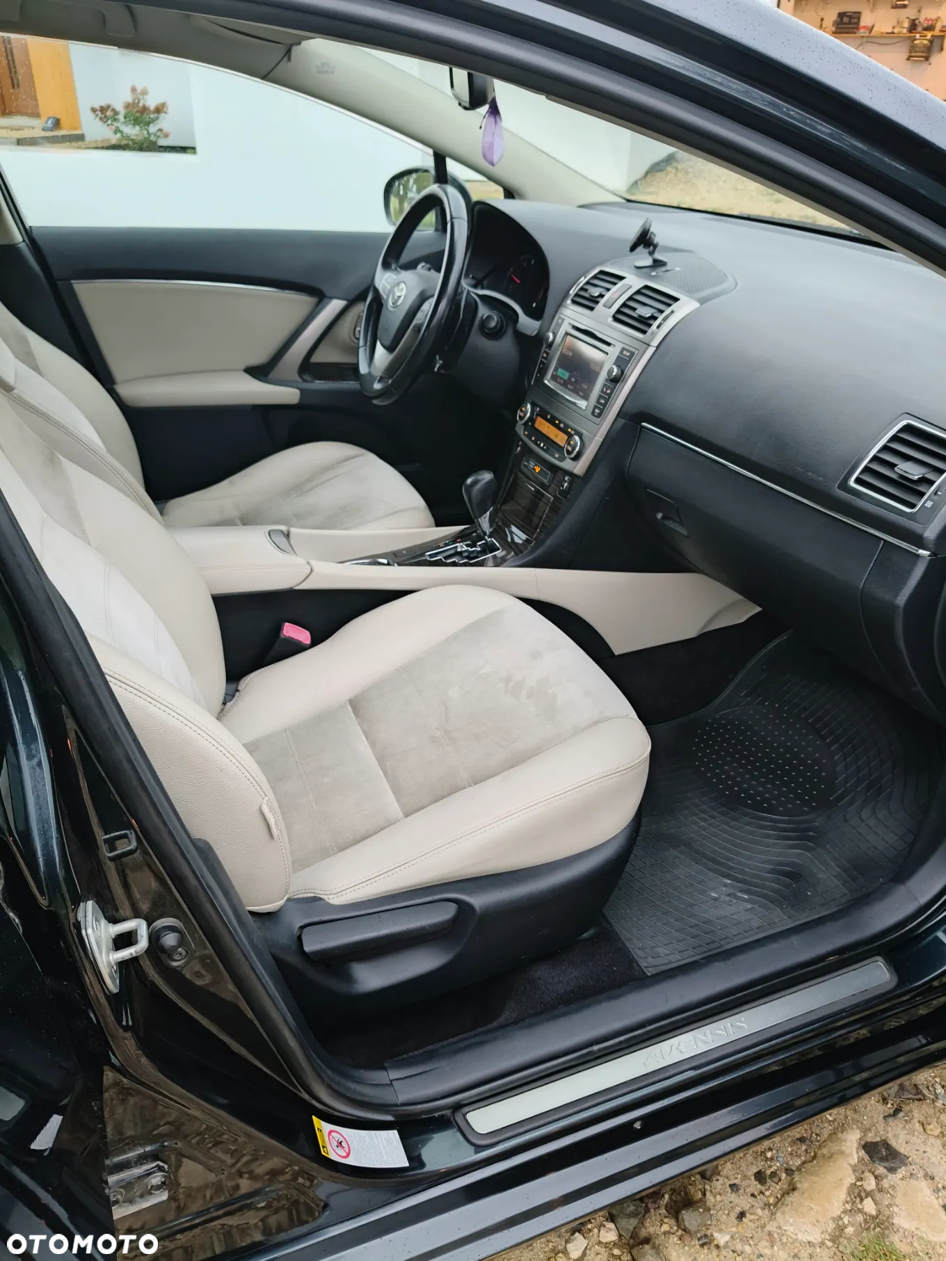 Toyota Avensis - 10