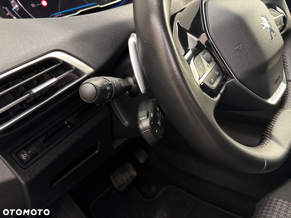 Peugeot 3008 1.2 PureTech GPF Allure S&S EAT8 - 11