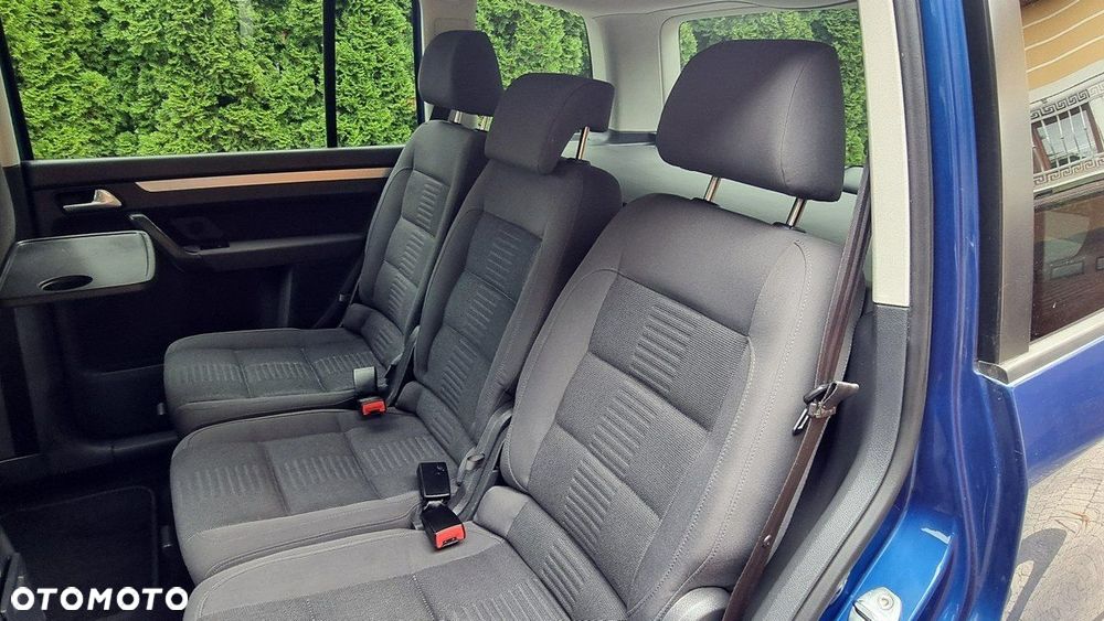 Volkswagen Touran - 17