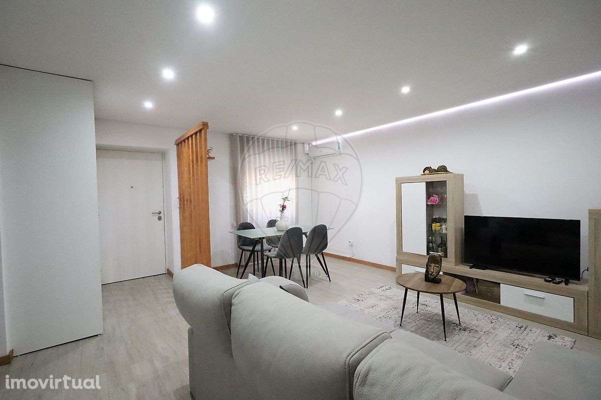 Moradia T1 para venda - Grande imagem: 2/15