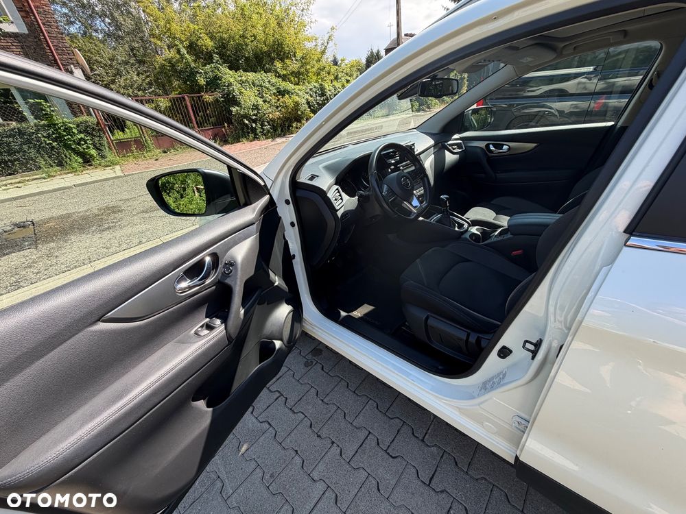 Nissan Qashqai 1.5 dCi N-Connecta - 18