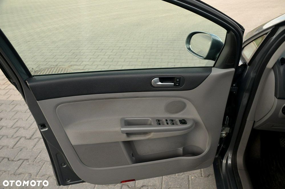 Volkswagen Golf Plus - 16