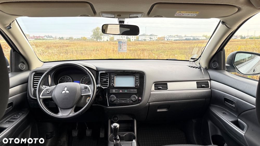 Mitsubishi Outlander 2.0 Intense 2WD - 26