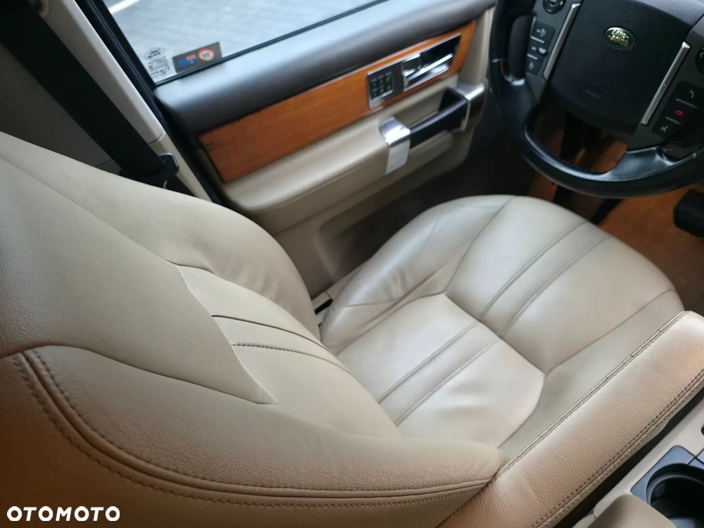 Land Rover Discovery 2.7D V6 HSE - 38