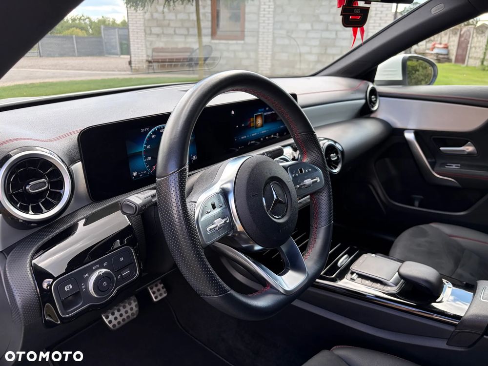 Mercedes-Benz CLA 180 AMG Line 7G-DCT - 14