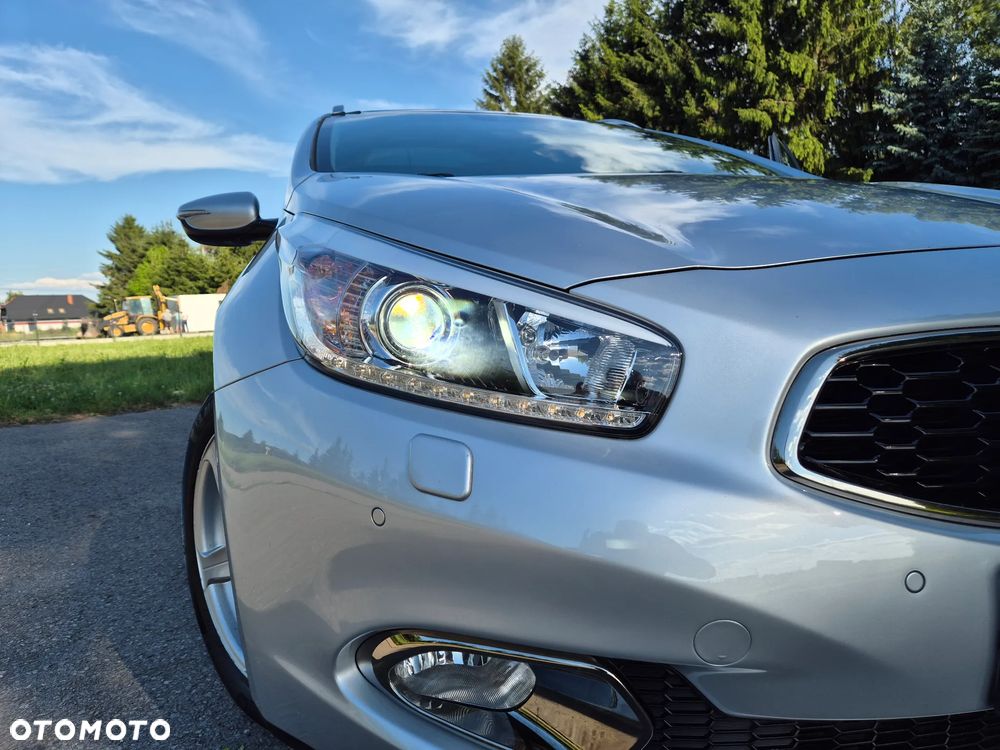 Kia Ceed - 10