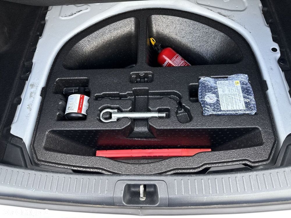 Toyota Corolla 1.8 Hybrid Comfort - 25