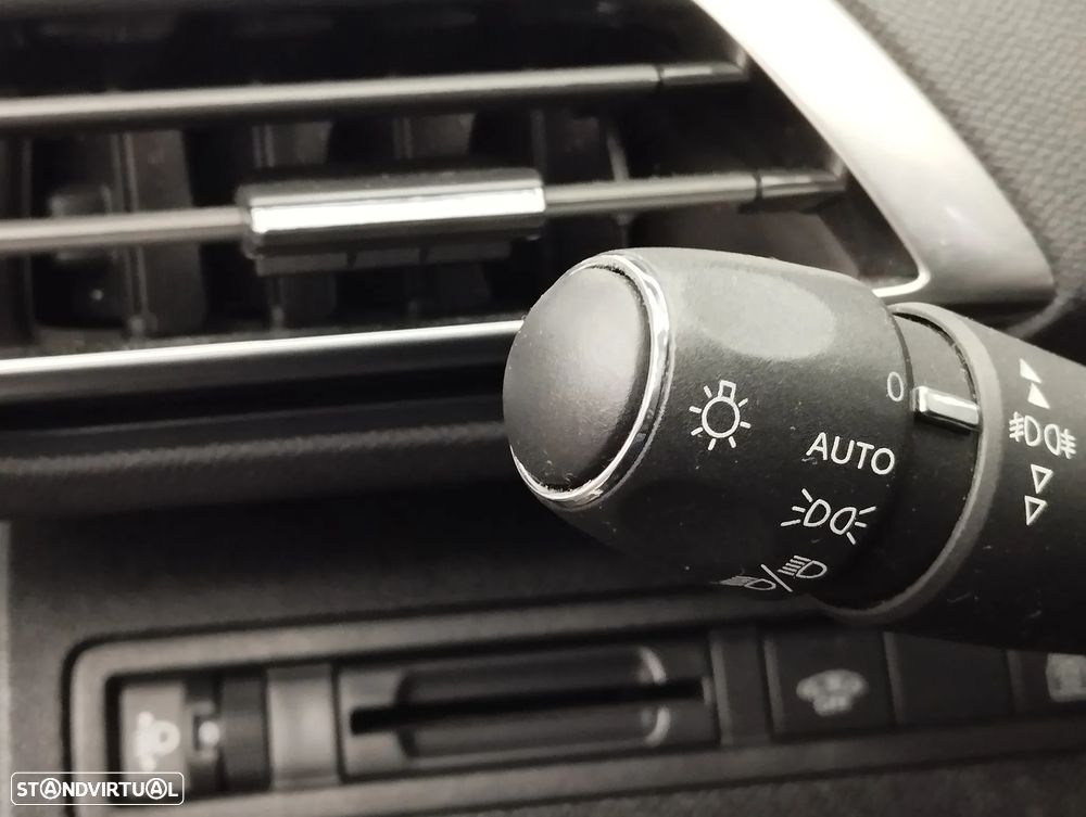 Peugeot 5008 1.5 BlueHDi Allure - 23