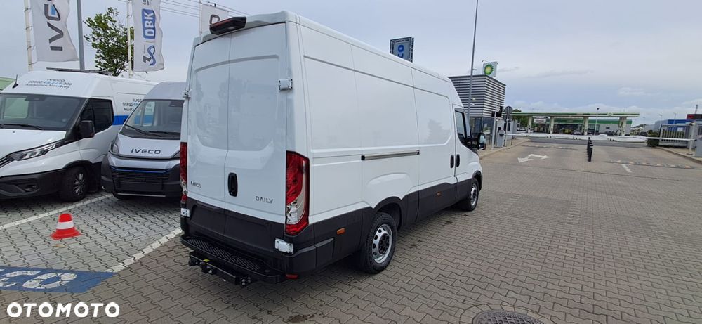 Iveco 35S16BA8 V - 23
