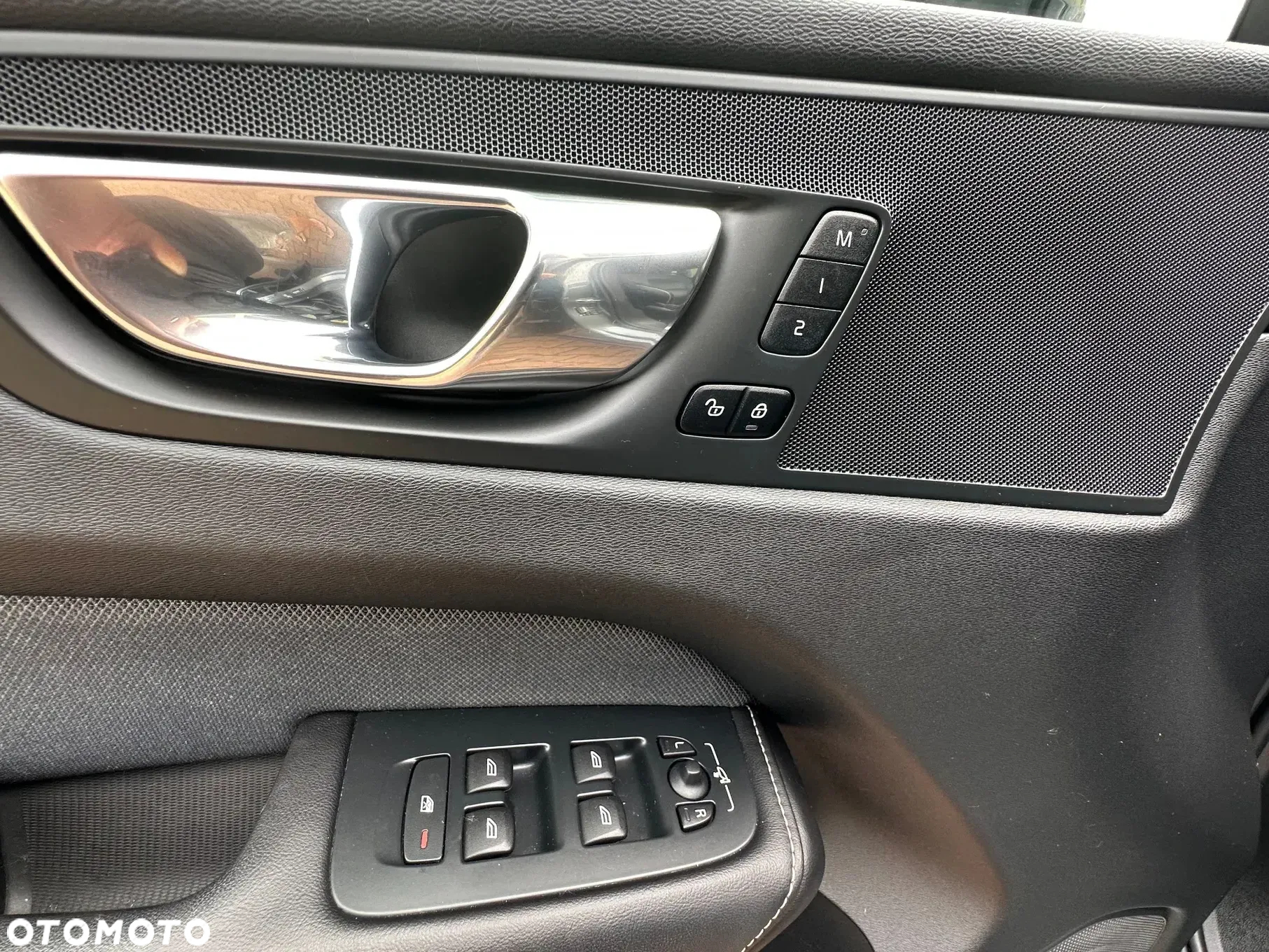 Volvo XC 60 D4 R-Design - 34