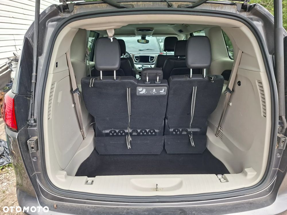 Chrysler Pacifica - 9