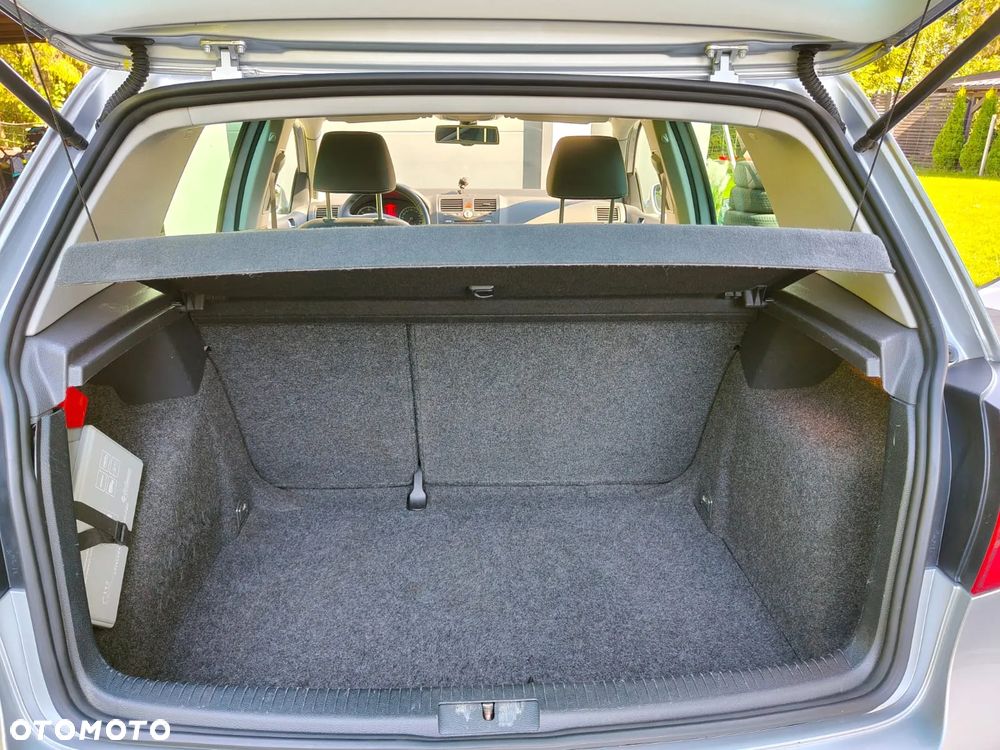 Volkswagen Golf 1.9 TDI DPF Trendline DSG - 21
