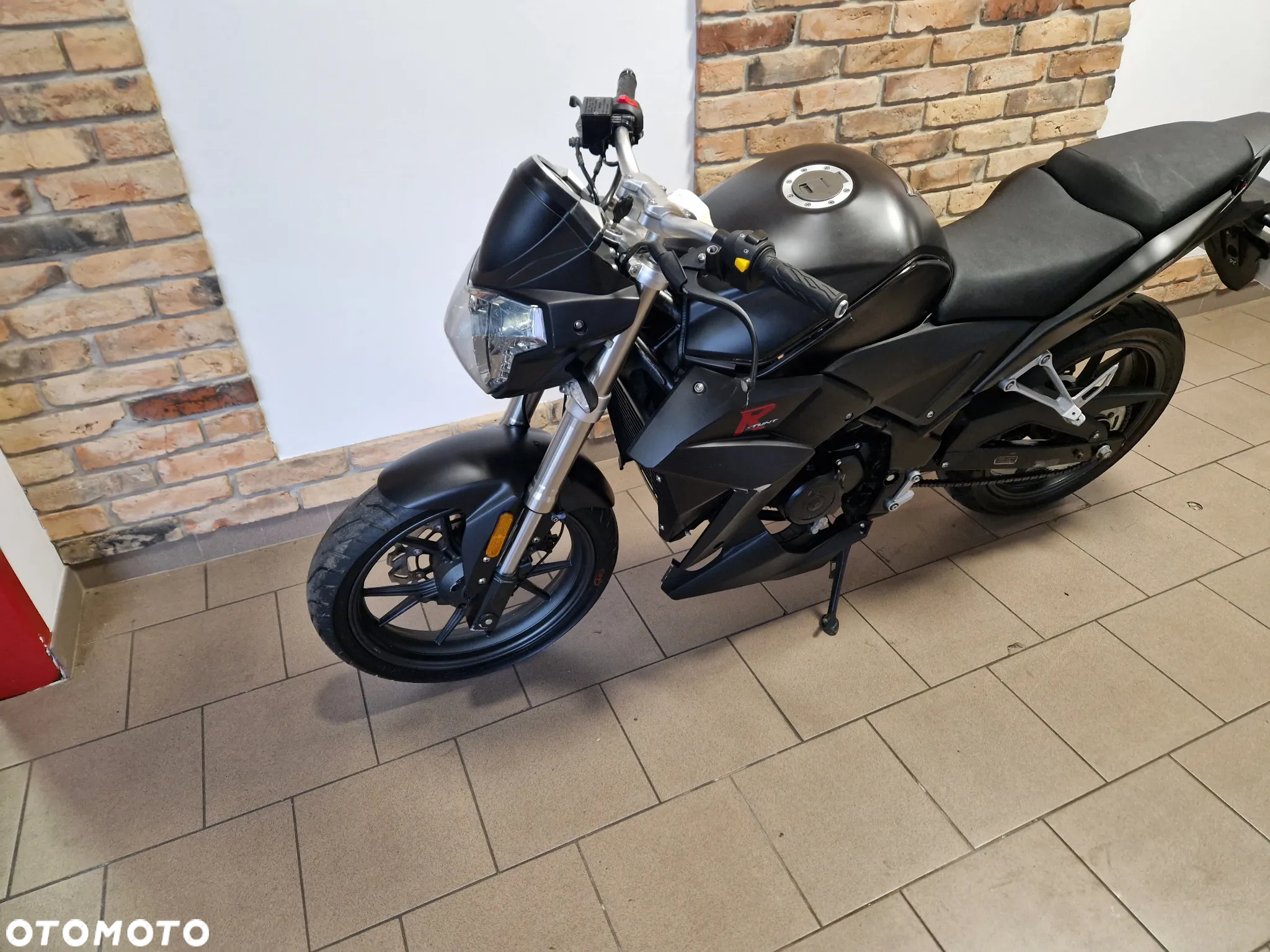 Yamaha TZR - 6