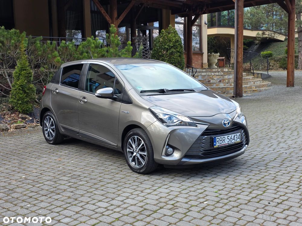 Toyota Yaris Hybrid 100 Premium - 9