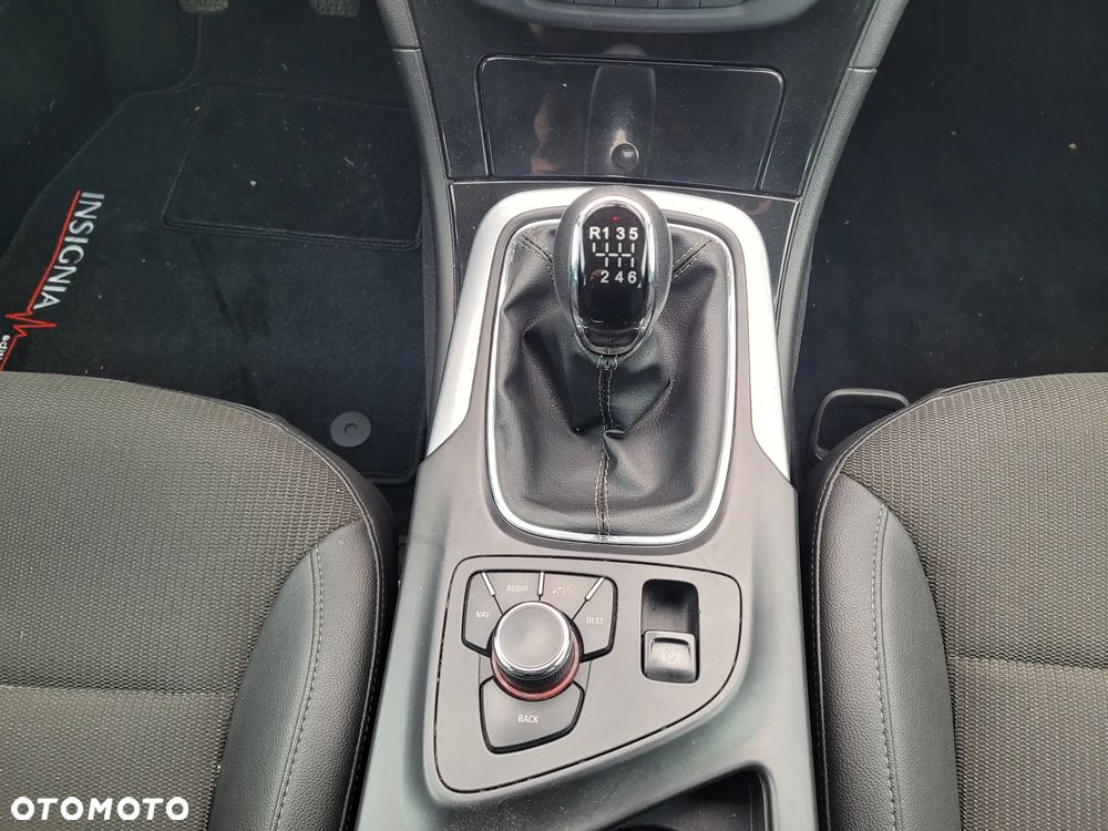 Opel Insignia 1.6 Turbo Sport - 17