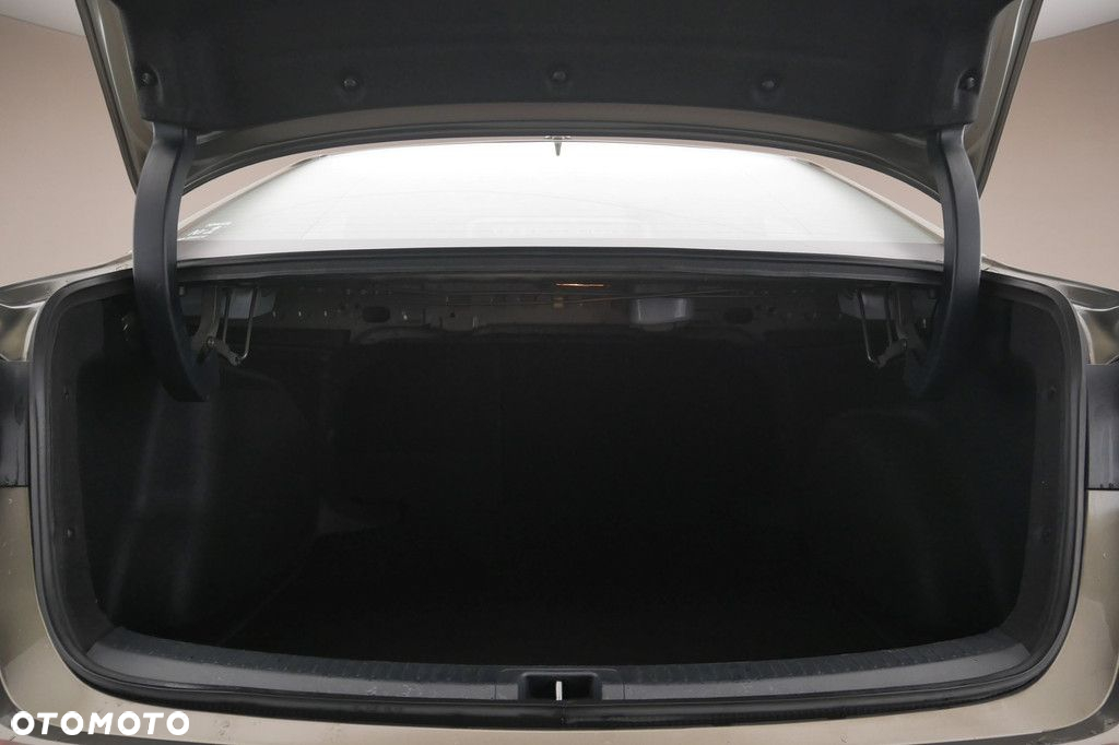 Toyota Corolla - 16