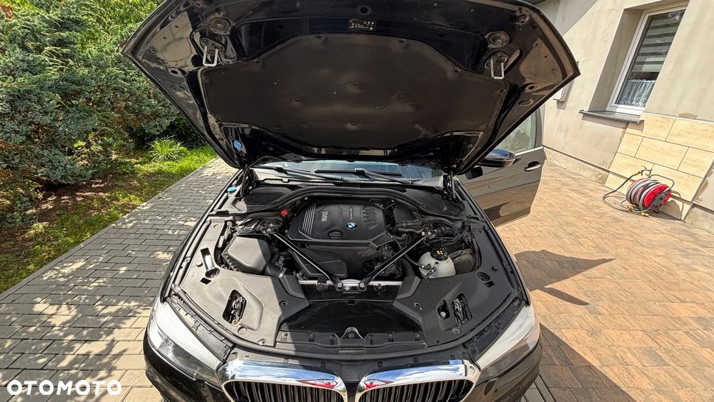 BMW Seria 5 520d Sport Line - 18