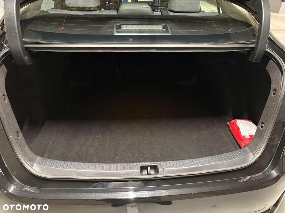 Toyota Corolla 1.8 Hybrid Comfort - 16