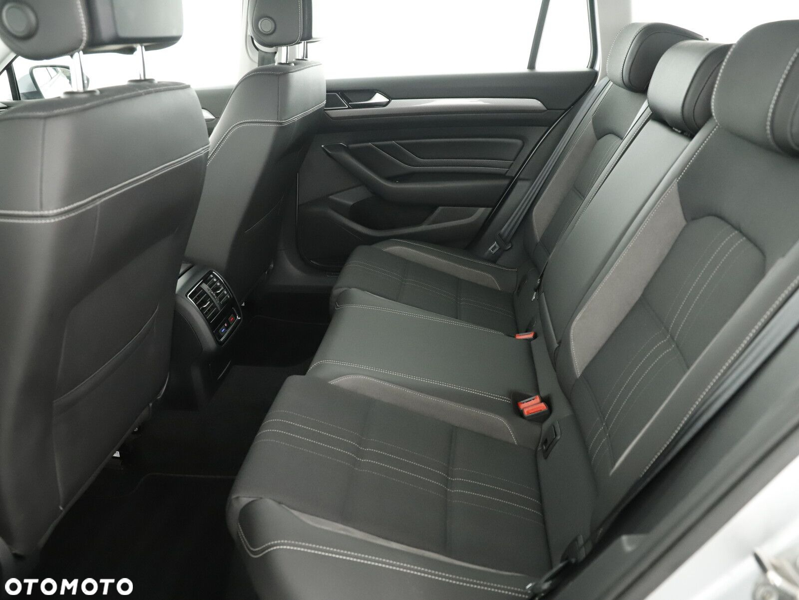 Volkswagen Passat - 10