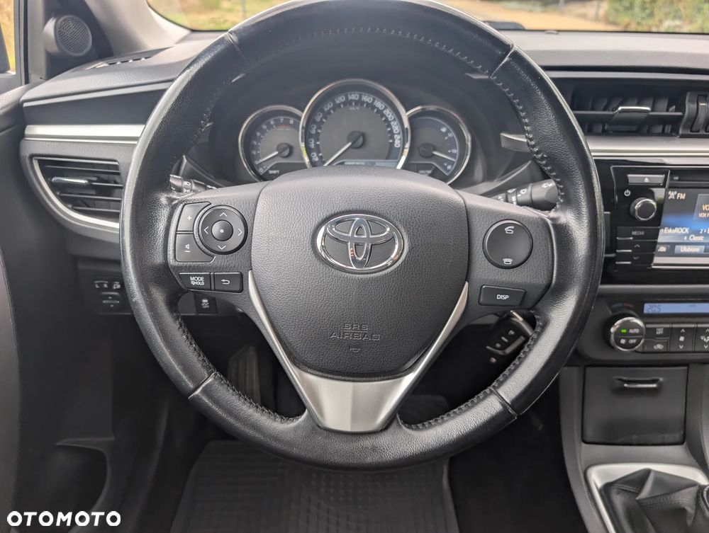 Toyota Corolla 1.6 Comfort - 31