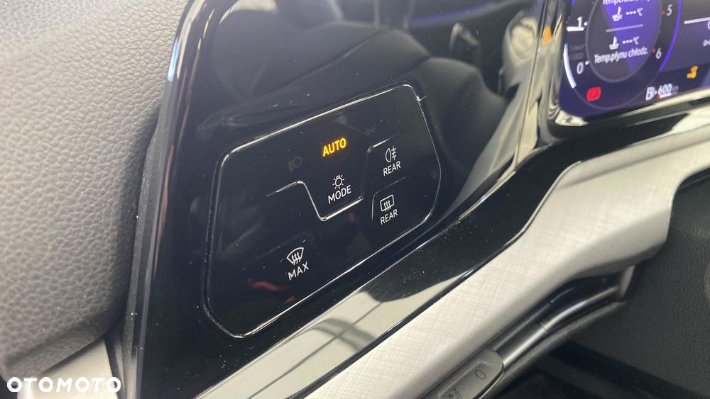 Volkswagen Golf 2.0 TDI Life - 16