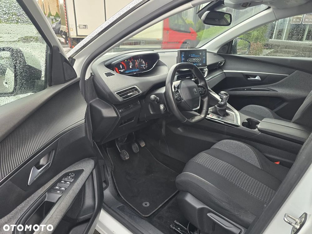 Peugeot 5008 1.2 PureTech Active S&S - 9