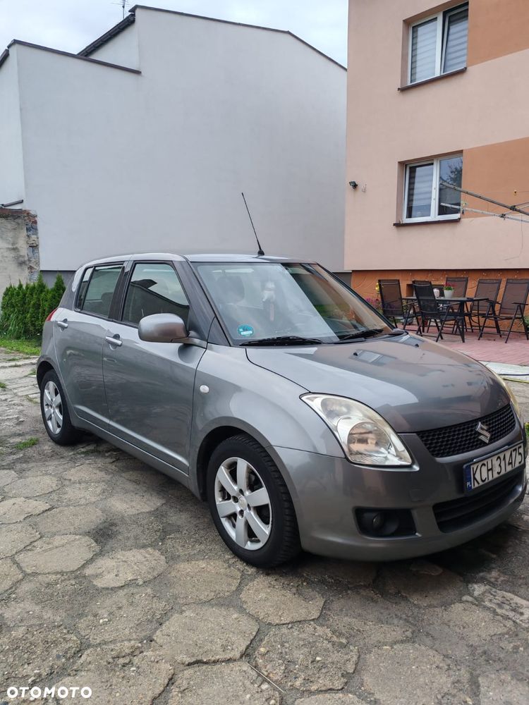 Suzuki Swift - 1