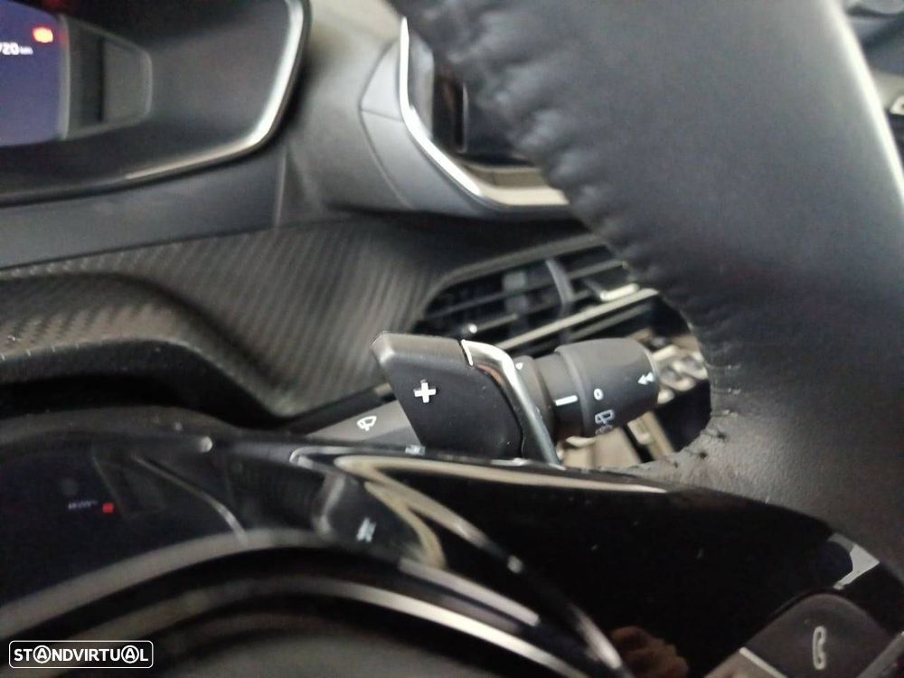 Peugeot 2008 1.2 Hybrid Allure e-DCS6 - 15
