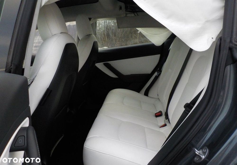 Tesla Model 3 - 20