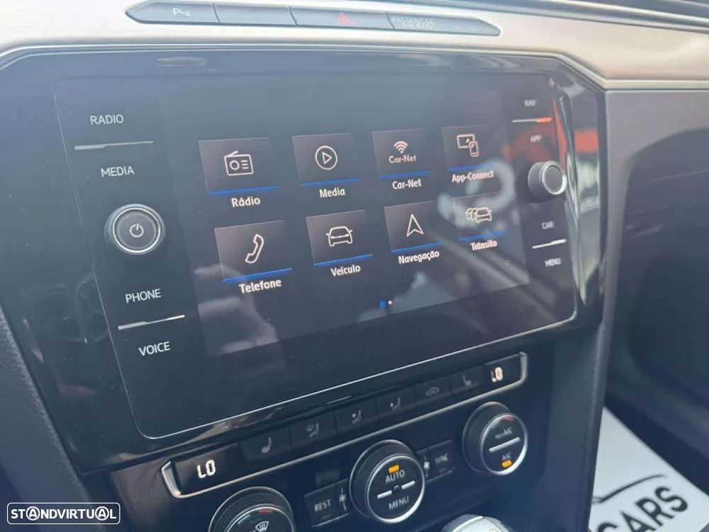 VW Passat Variant 2.0 TDI R-Line DSG - 13